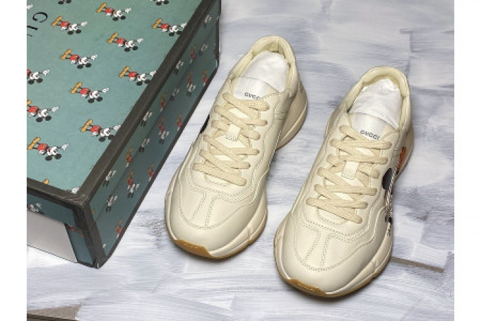 disney & G*u*i 602049 drw00 9522