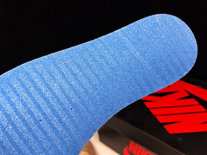 Air Jordan 1 Retro High OG “Rookie of the Year” 555088-700